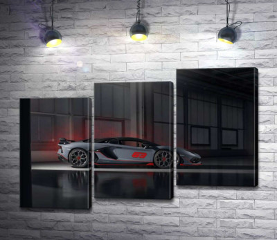 Сріблястий автомобіль Lamborghini Aventador S 2018 в ангарі