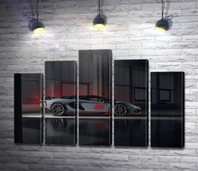 Модульная картина "Серебристый автомобиль Lamborghini Aventador S 2018 в ангаре"