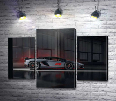 Модульная картина "Серебристый автомобиль Lamborghini Aventador S 2018 в ангаре"