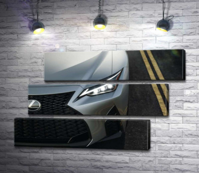 Изящная фара серебристого автомобиля Lexus IS 300