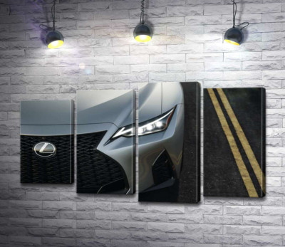Модульна картина "Витончена фара сріблястого автомобіля Lexus IS 300"