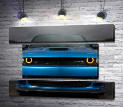 Модульная картина "Анфас синего автомобиля Dodge Challenger SRT Hellcat 2019"