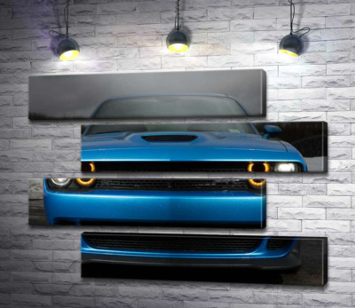 Модульная картина "Анфас синего автомобиля Dodge Challenger SRT Hellcat 2019"