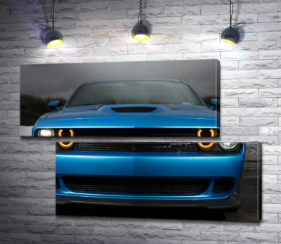 Модульна картина "Анфас синього автомобіля Dodge Challenger SRT Hellcat 2019"