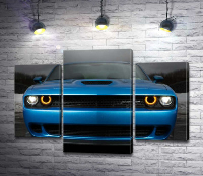 Модульная картина "Анфас синего автомобиля Dodge Challenger SRT Hellcat 2019"