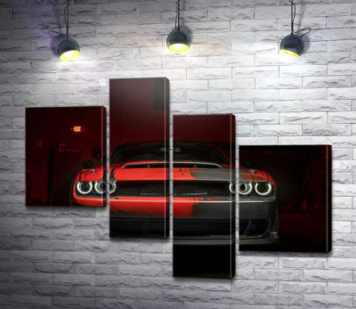 Модульная картина "Загадочный красный автомобиль Dodge Challenger выезжает из тени"