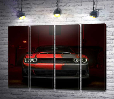 Модульна картина "Загадковий червоний автомобіль Dodge Challenger виїжджає з тіні"