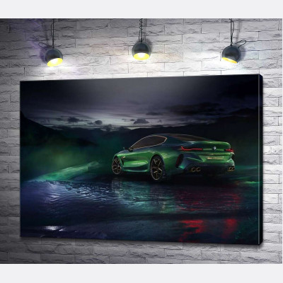 Зелений автомобіль BMW Concept M8 Gran Coupe в серпанку