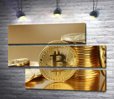 Модульная картина "Золотые монеты биткоина"