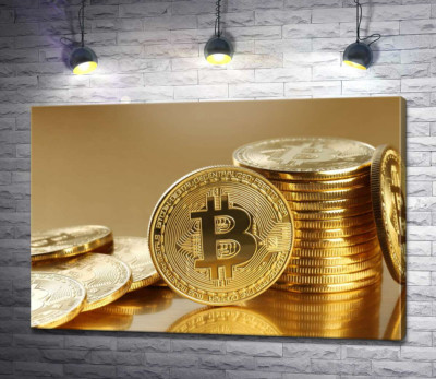 Золотые монеты биткоина