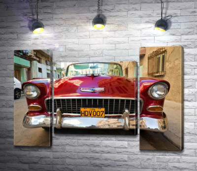 Червоний ретро автомобіль Chevrolet Nomad 1955 V8