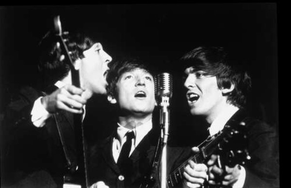 Архивная фотография выступления группы Beatles