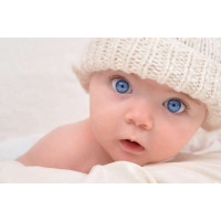 Чистый взгляд голубых глаз ребенка