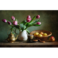 Натюрморт с яблоками и розовыми тюльпанами 
