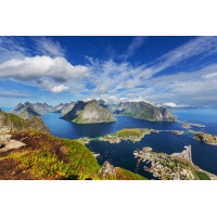 Лофотенские острова простираются в Норвежском море