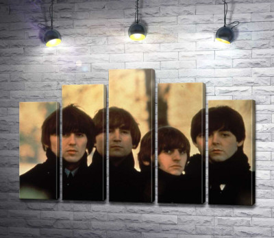 Архивная фотография группы Beatles на улице