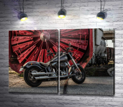 Модульна картина "Мотоцикл Harley Davidson на тлі турбіни"