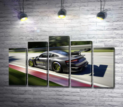 Модульная картина "Серый автомобиль Porsche 911 GT2 мчит по трассе"
