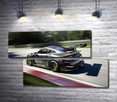 Модульна картина "Сірий автомобіль Porsche 911 GT2 мчить по трасі"