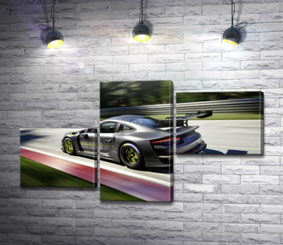 Модульная картина "Серый автомобиль Porsche 911 GT2 мчит по трассе"