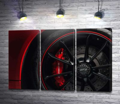 Модульна картина "Колесо червоного автомобіля Porsche 911 GT3"