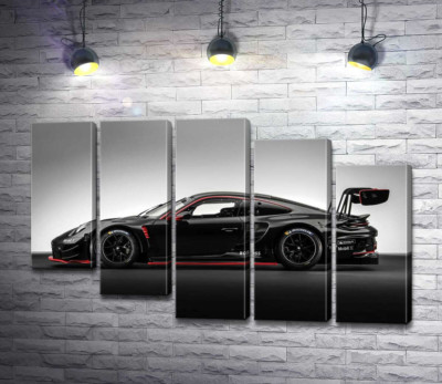 Модульна картина "Чорний спорткар Porsche 911 GT3 R"