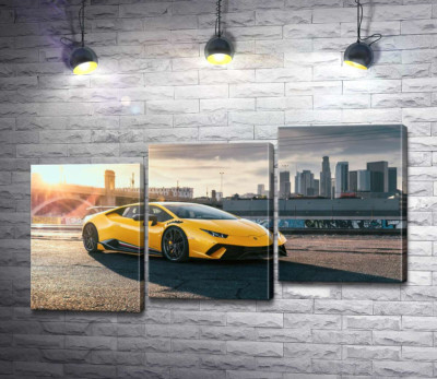Модульна картина "Жовтий автомобіль Lamborghini Huracan в променях сонця"