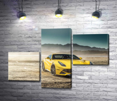 Модульна картина "Жовтий автомобіль Ferrari F12 berlinetta в пустелі"