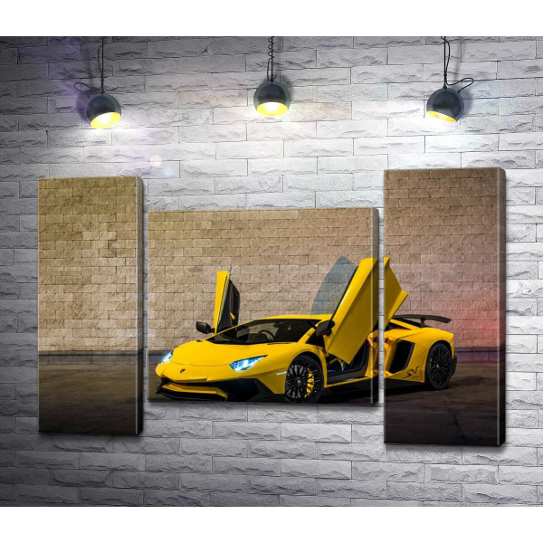Жовтий автомобіль Lamborghini Aventador