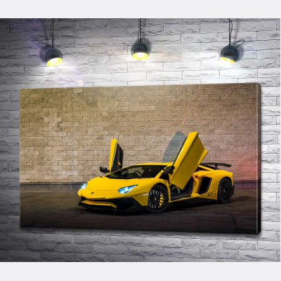 Жовтий автомобіль Lamborghini Aventador
