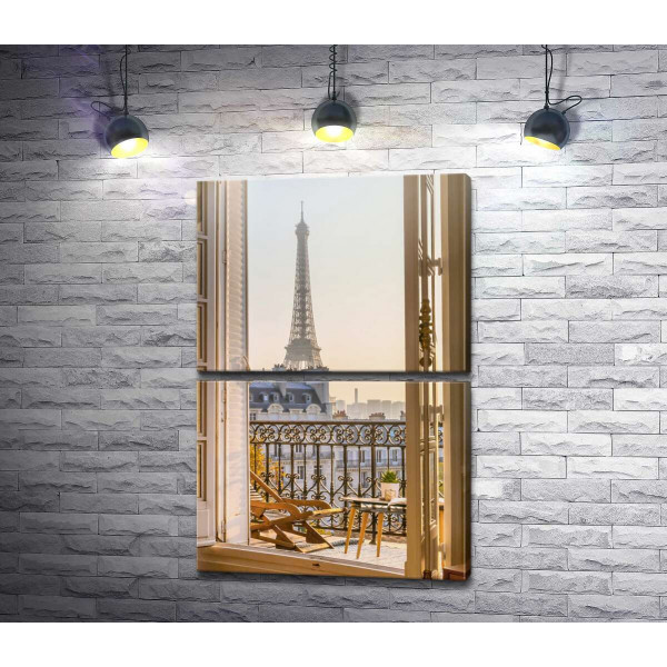 Сніданок у Парижі з видом на Ейфелеву вежу