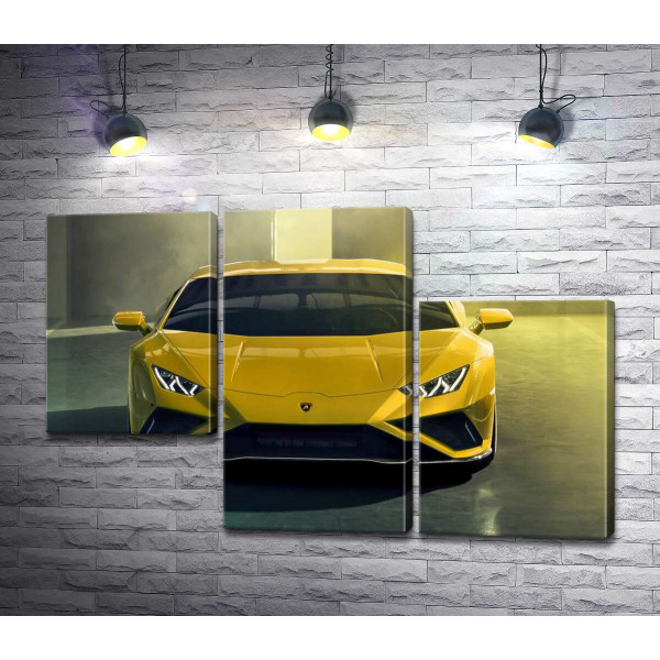 Золотой автомобиль Lamborghini Huracan