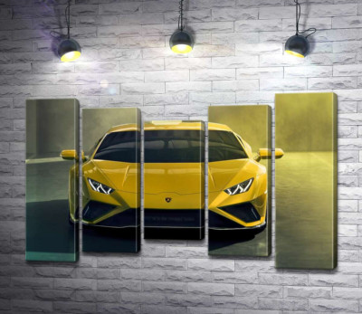 Золотий автомобіль Lamborghini Huracan