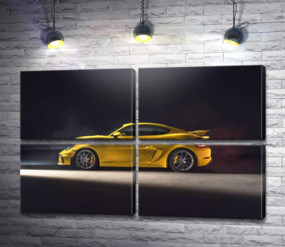 Золотий автомобіль Porsche 718 Cayman