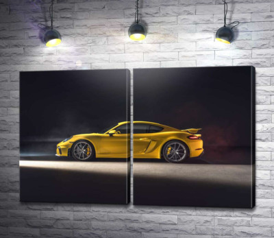 Модульная картина "Золотой автомобиль Porsche 718 Cayman"