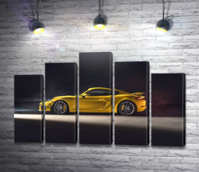 Модульная картина "Золотой автомобиль Porsche 718 Cayman"