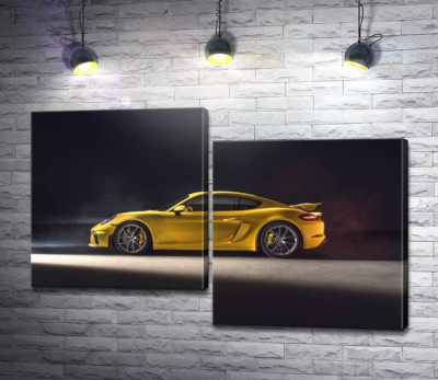 Модульная картина "Золотой автомобиль Porsche 718 Cayman"