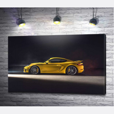 Золотий автомобіль Porsche 718 Cayman