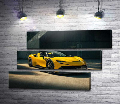Золотий автомобіль Ferrari SF90 Spider