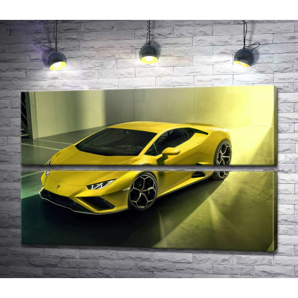 Золотий автомобіль Lamborghini Huracan