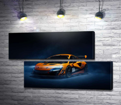 Золотий автомобіль McLaren Artura в серпанку