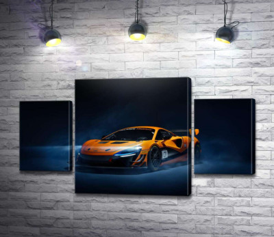 Модульна картина "Золотий автомобіль McLaren Artura в серпанку"