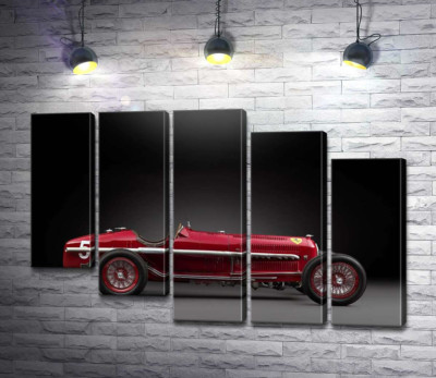 Модульна картина "Вінтажний червоний автомобіль Alfa Romeo P3"