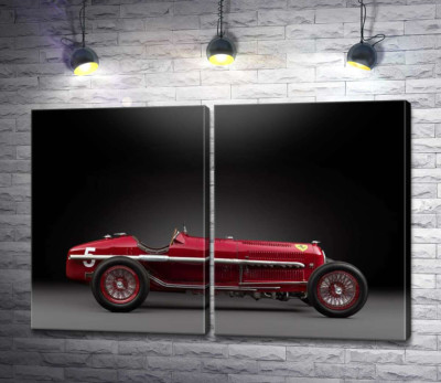 Вінтажний червоний автомобіль Alfa Romeo P3