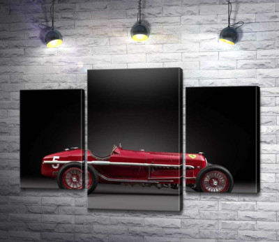 Вінтажний червоний автомобіль Alfa Romeo P3