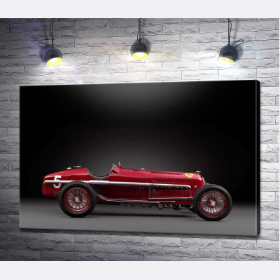 Вінтажний червоний автомобіль Alfa Romeo P3