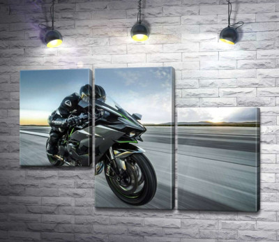 Модульна картина "Гонщик мчить на чорному мотоциклі Kawasaki Ninja"