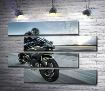 Модульна картина "Гонщик мчить на чорному мотоциклі Kawasaki Ninja"