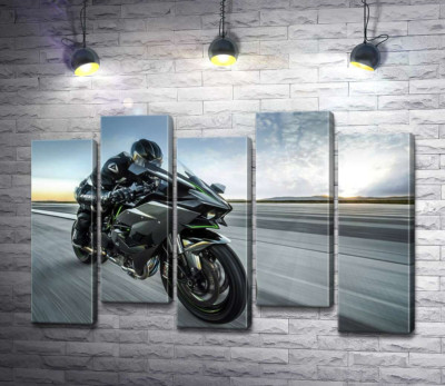 Модульная картина "Гонщик мчит на черном мотоцикле Kawasaki Ninja"