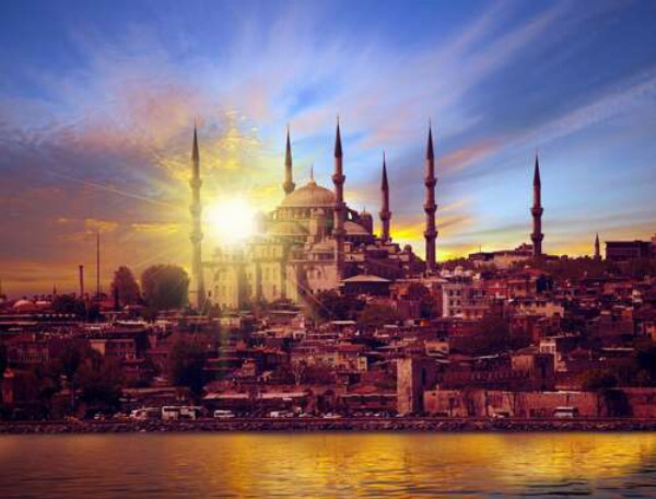 Невероятный рассвет над Голубой мечетью в Стамбуле